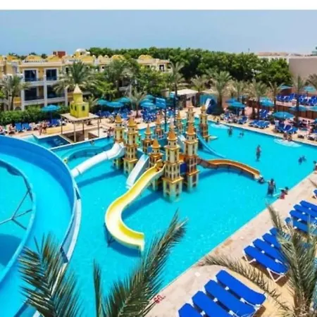 Mirage Bay Resort & Aqua Park Apartment