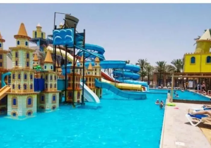 Mirage Bay & Aqua Park Aparthotel *
