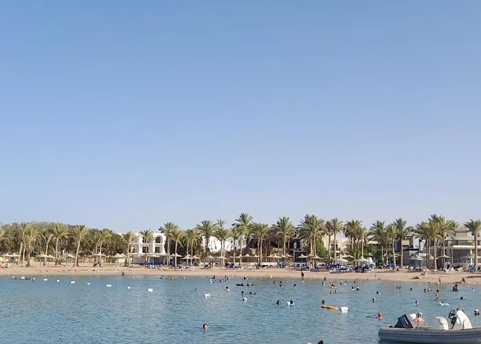 Mirage Bay & Aqua Park Aparthotel
